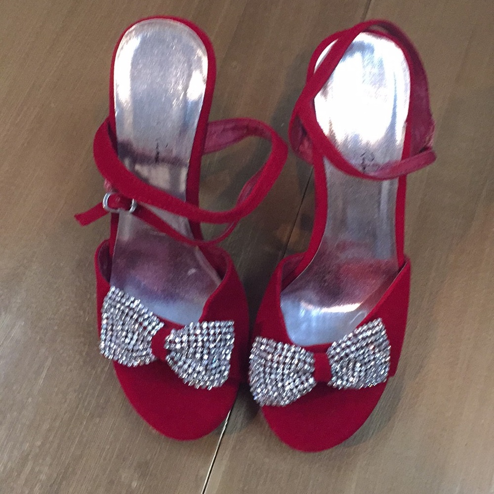 Red heels 👠